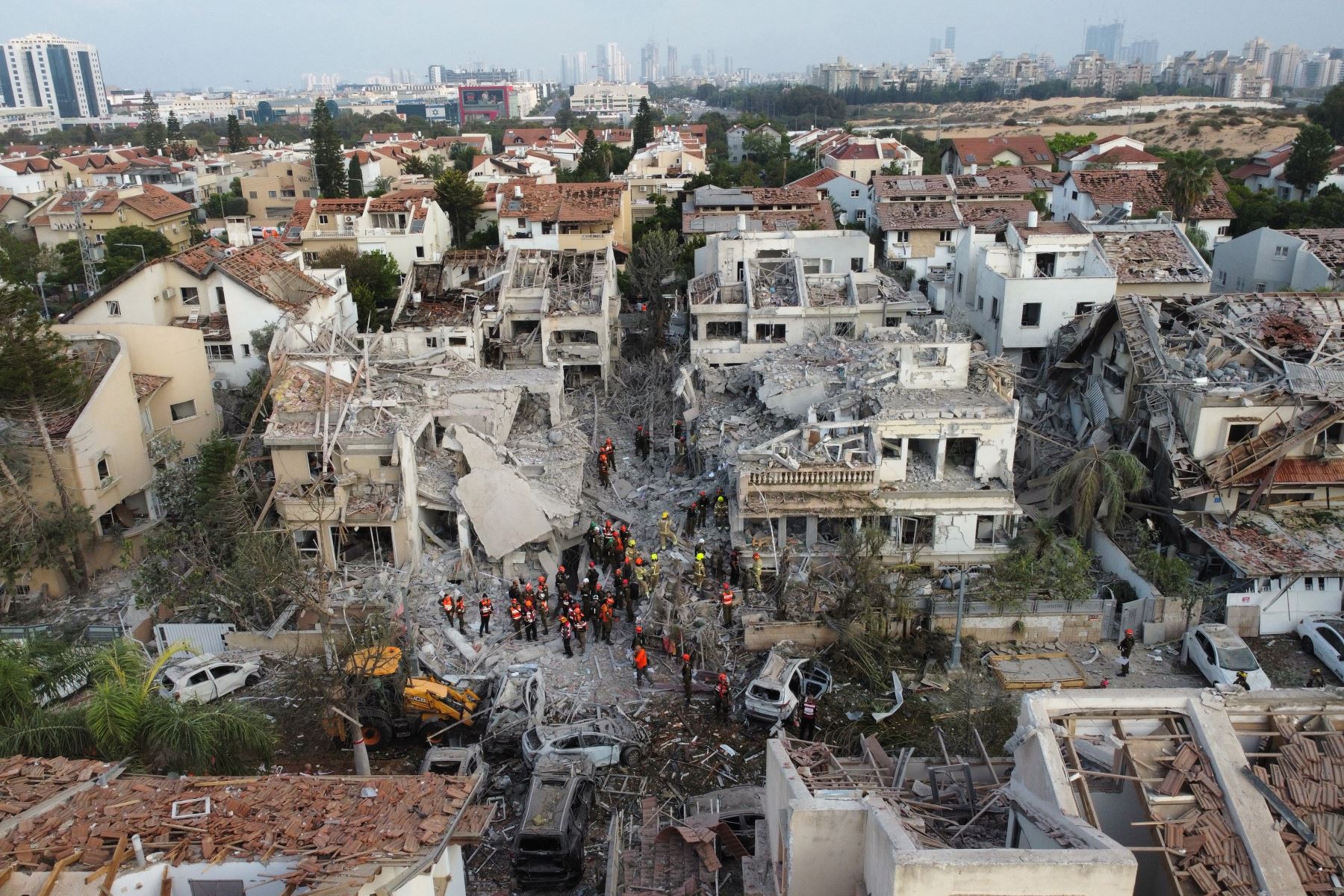 Última oleada de ataques iraníes en Israel deja más de 150 de heridos y 5 muertes