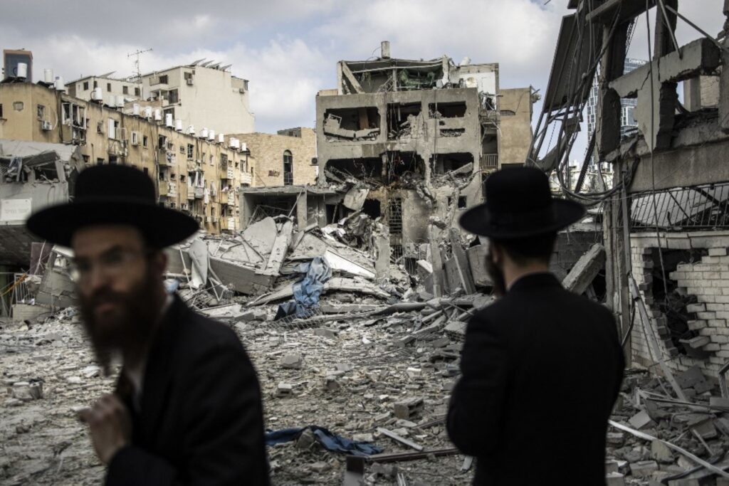 China pide a sus ciudadanos en Israel abandonar el país «lo antes posible»