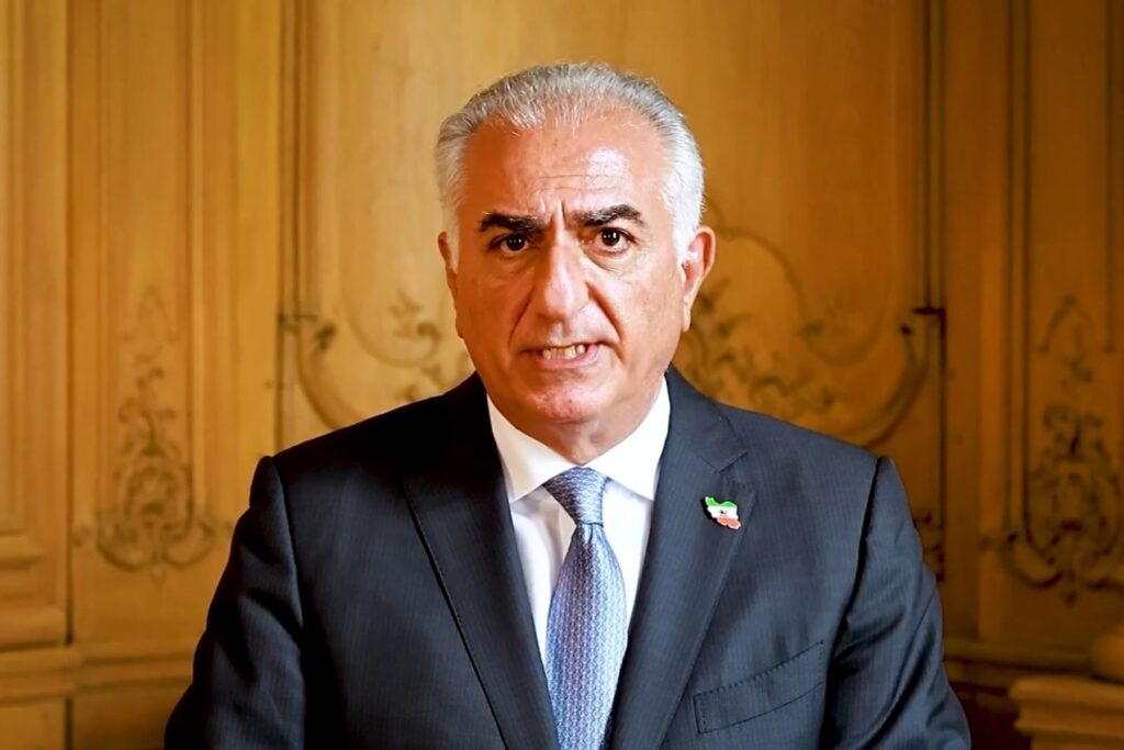 Hijo del último sha llama desde Estados Unidos a un levantamiento civil en Irán
