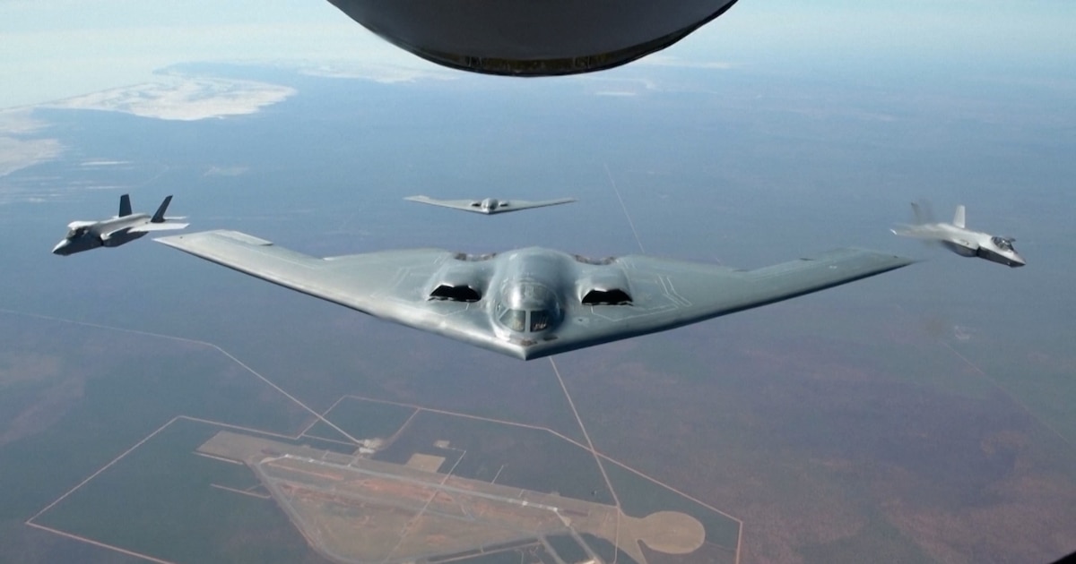 Cómo es el furtivo B-2, el avión de EEUU capaz de llevar la bomba rompebúnkers contra las instalaciones nucleares iraníes
