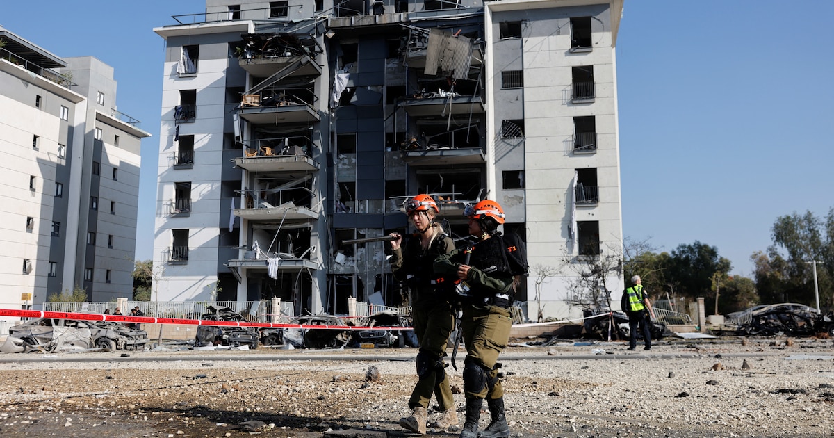 Irán lanzó una ofensiva con misiles contra el sur de Israel: impactos en Beersheba causaron incendios y daños materiales