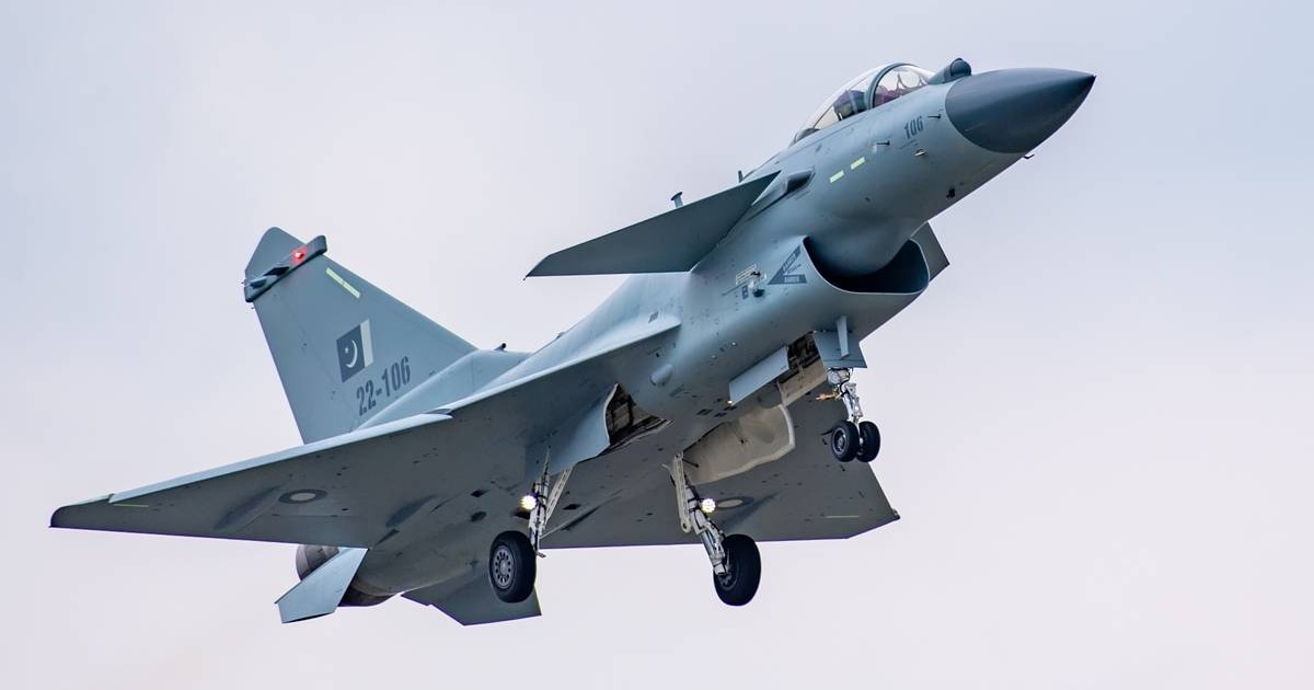 Alerta en Taiwán: decenas de aviones militares de China cruzaron la línea central del estrecho