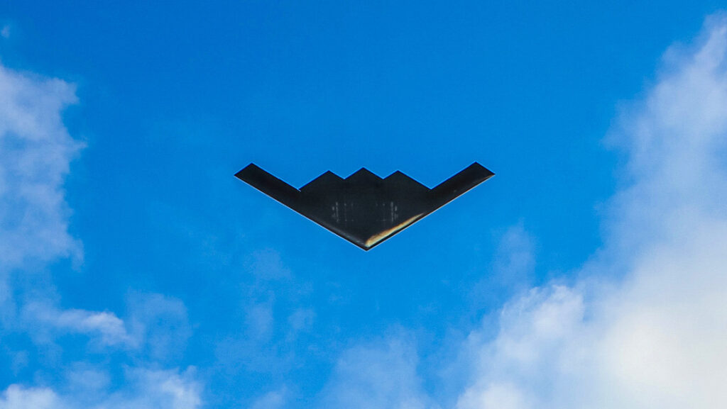 Medios: Seis bombarderos estratégicos B-2 de EE.UU. se dirigen hacia Guam en medio de la esclada con Irán
