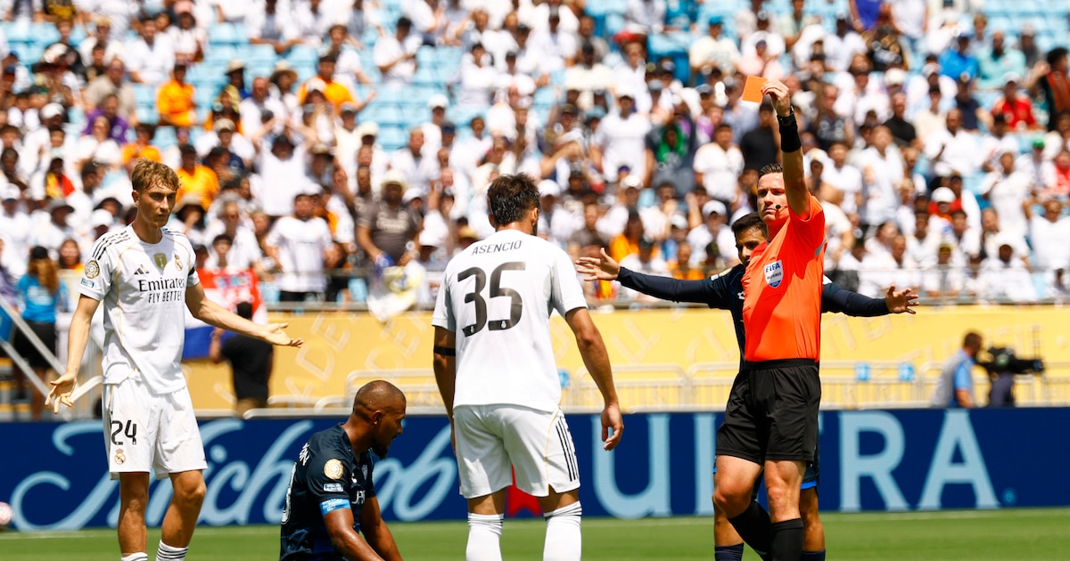 El impensado cruce entre dos jugadores del Real Madrid en pleno duelo ante Pachuca: “Dos veces el mismo error”