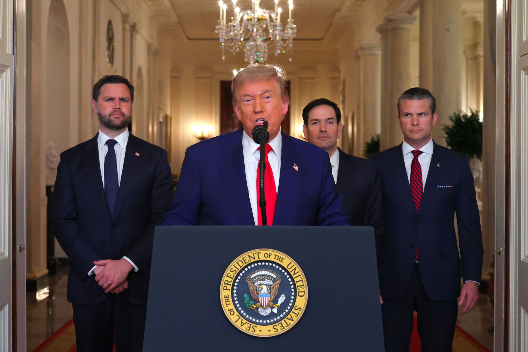 Trump advierte a Irán tras ataque contra instalaciones nucleares: «habrá paz o tragedia»
