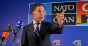 Para mantener a Rusia fuera y a Estados Unidos dentro, la OTAN debe gastar más