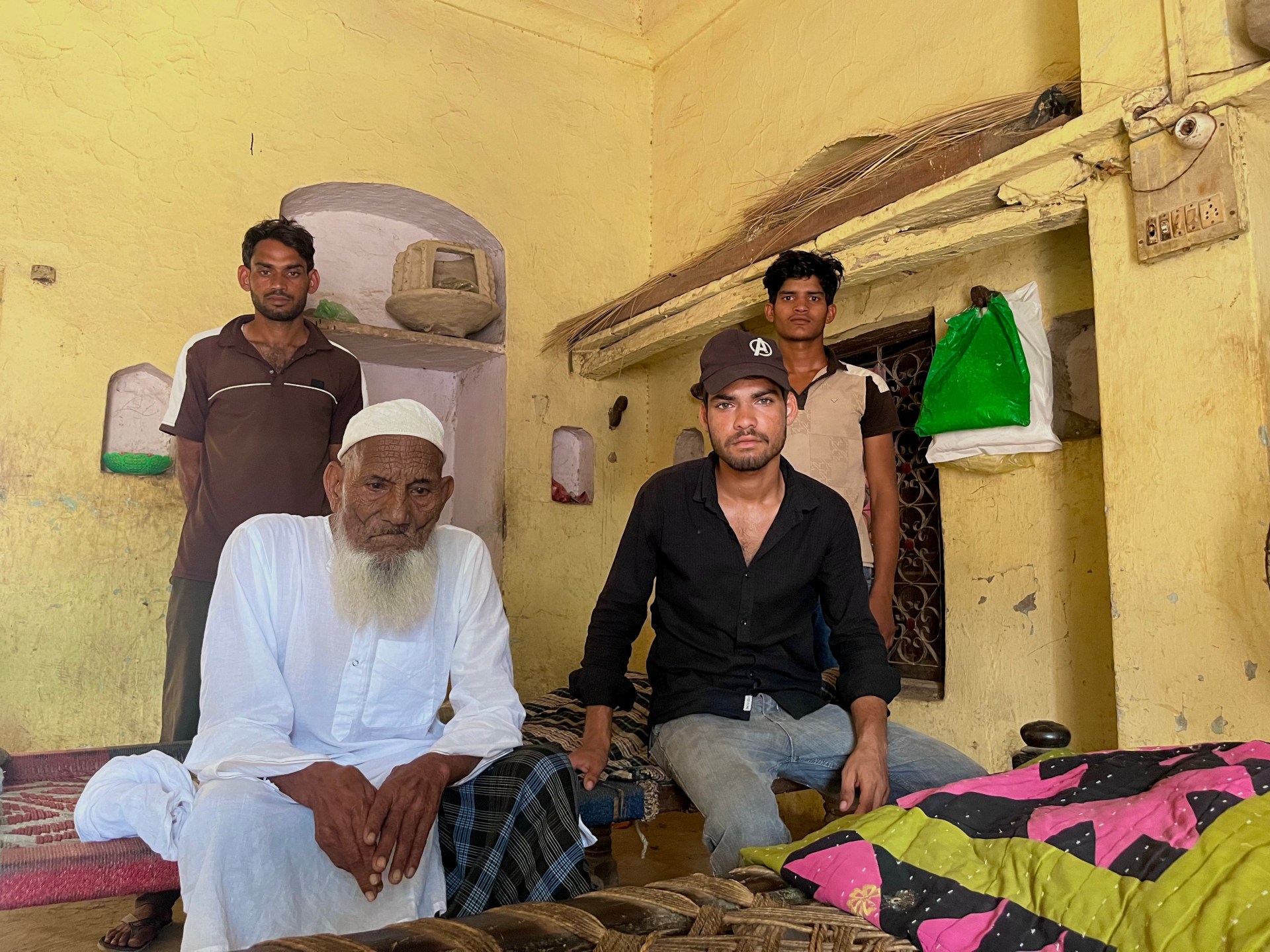 India esterilizó por la fuerza 8m hombres: un pueblo recuerda, 50 años después