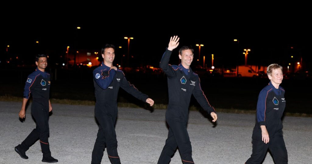 India, Polonia y Hungría lanzaron sus primeros astronautas en más de 40 años en una misión privada a la Estación Espacial Internacional