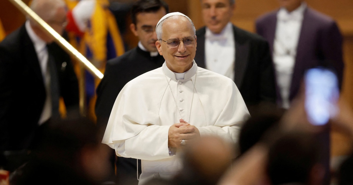 Papa León XIV se conmueve al hablar en español ante seminaristas y desata ovación en basílica de San Pedro: “No tengan miedo”