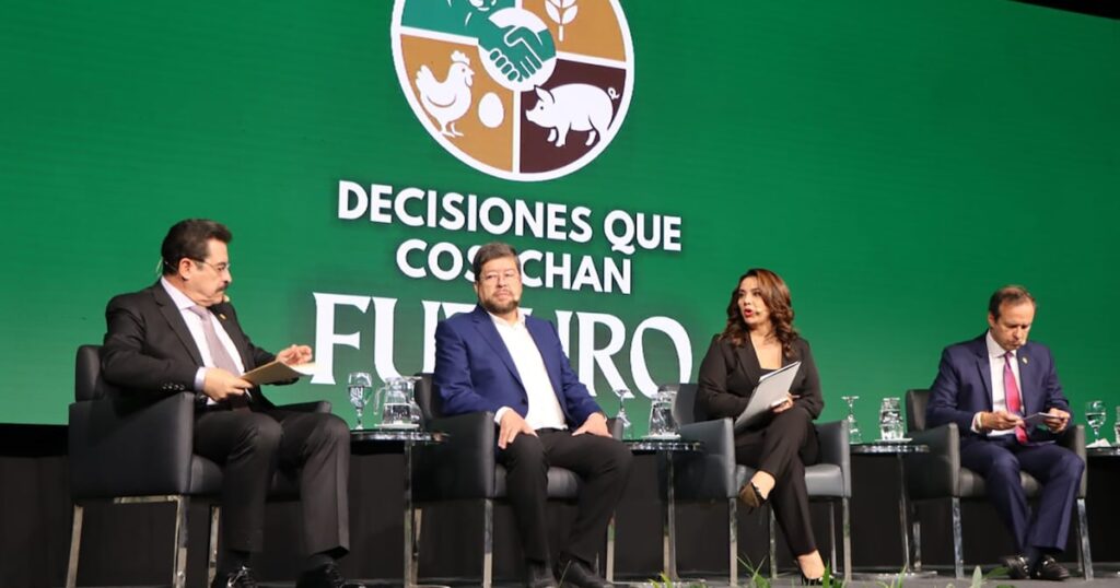 Seguridad jurídica y luz verde a los transgénicos: los candidatos de Bolivia debatieron en foro agropecuario