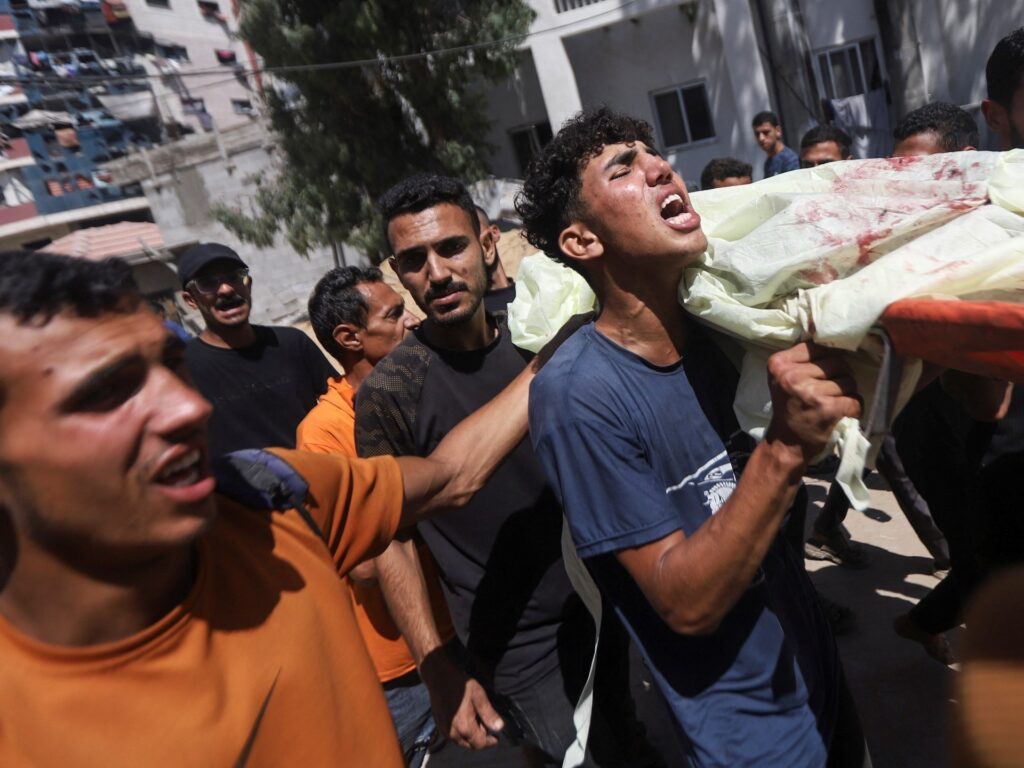 Live: Israel mata a más de 80 en Gaza; 3 asesinados en el ataque de colonos israelí