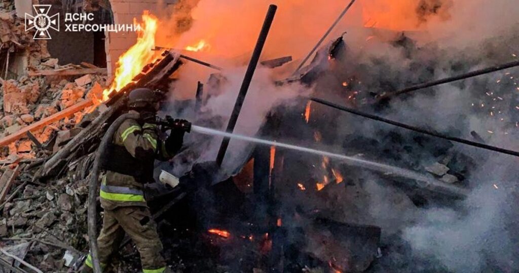 Rusia lanzó un bombardeo masivo contra el sur de Ucrania y mató al menos a cuatro personas