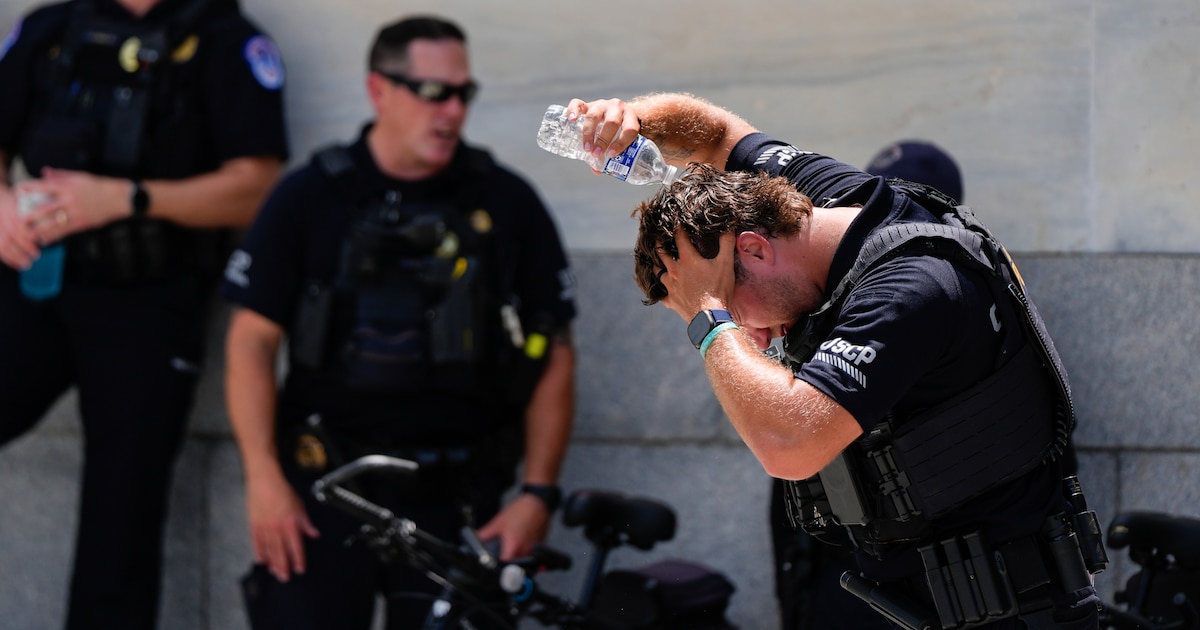 Sigue la ola de calor en EEUU: récords históricos, red eléctrica al límite y ciudades en emergencia