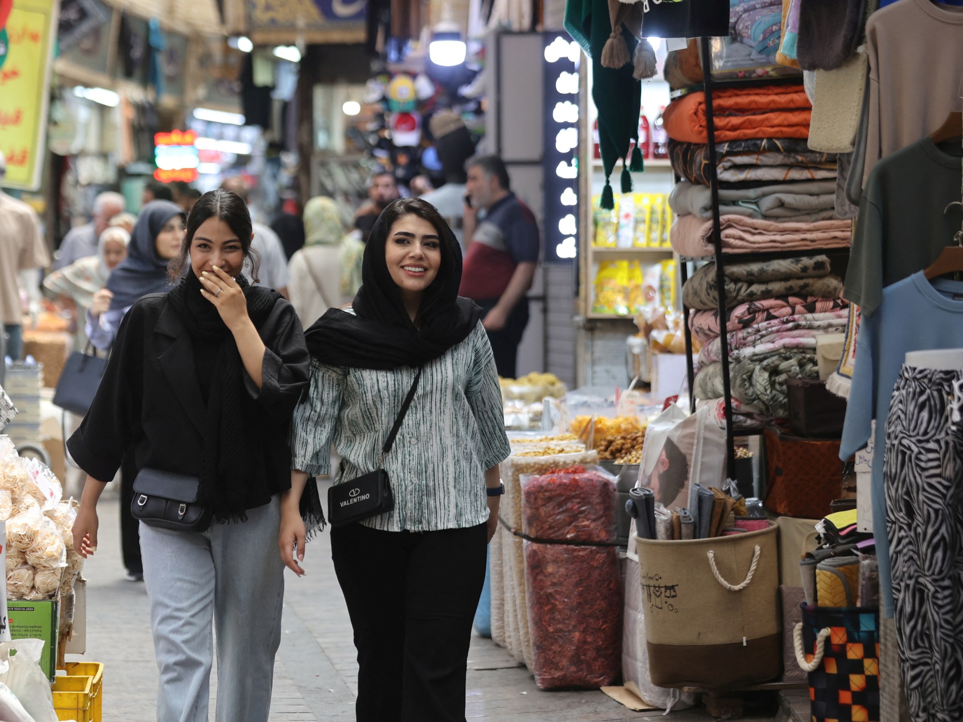 ‘Se siente como en el cielo’: los iraníes regresan a Teherán, sin saberlo del futuro