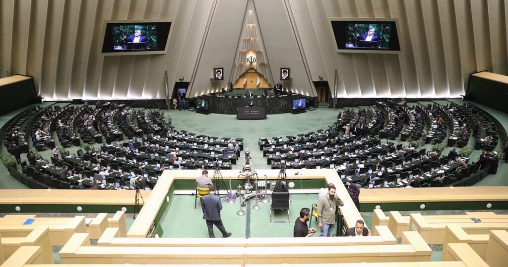 Irán avanza hacia una suspensión de la cooperación con la OIEA: la agencia de la ONU aún no ha recibido una notificación oficial