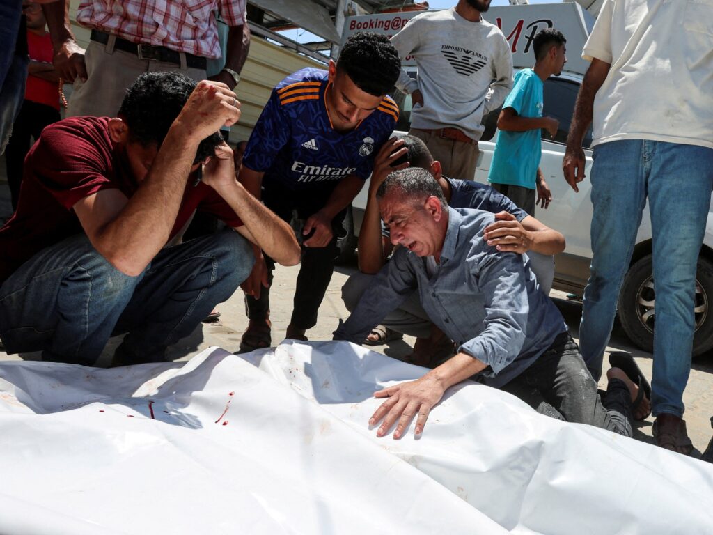 Live: Israel mata a más de 70 en Gaza cuando 549 mataron a buscar ayuda en el mes pasado