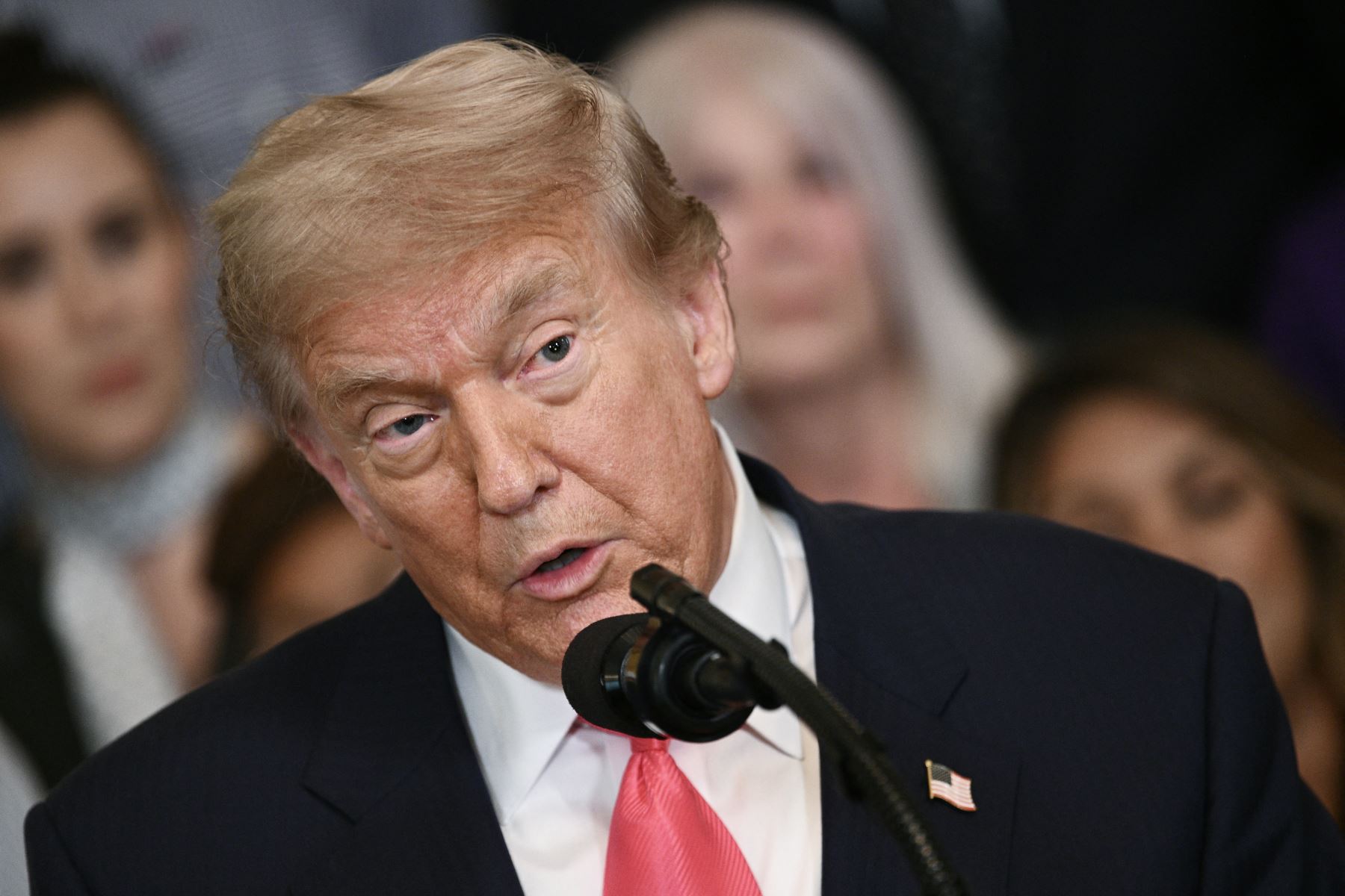 Trump anuncia que el acuerdo comercial con China fue firmado y prevé otro con India