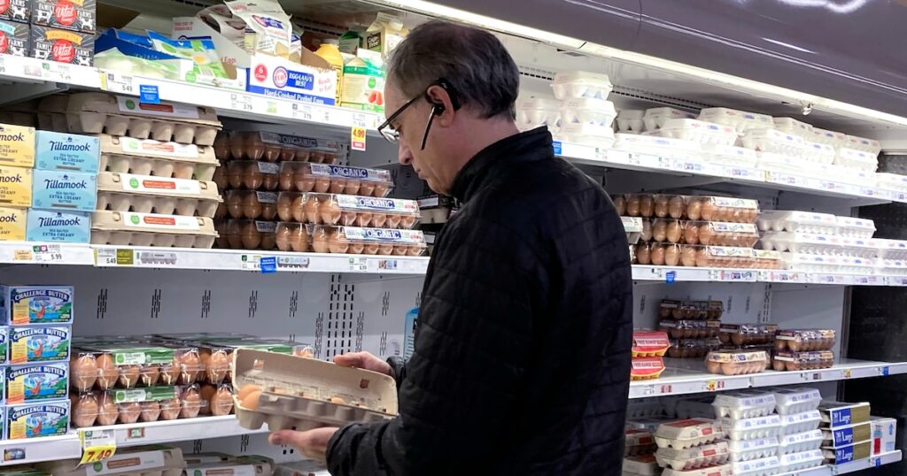 La inflación de precios de consumo personal en EEUU subió 2 décimas en mayo hasta el 2,3 %