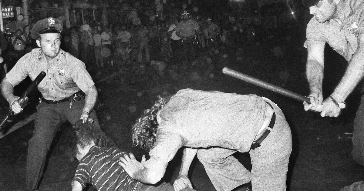 Día del Orgullo: la batalla campal en la que el colectivo LGBT+ dejó la vergüenza atrás y empezó a ganar sus derechos