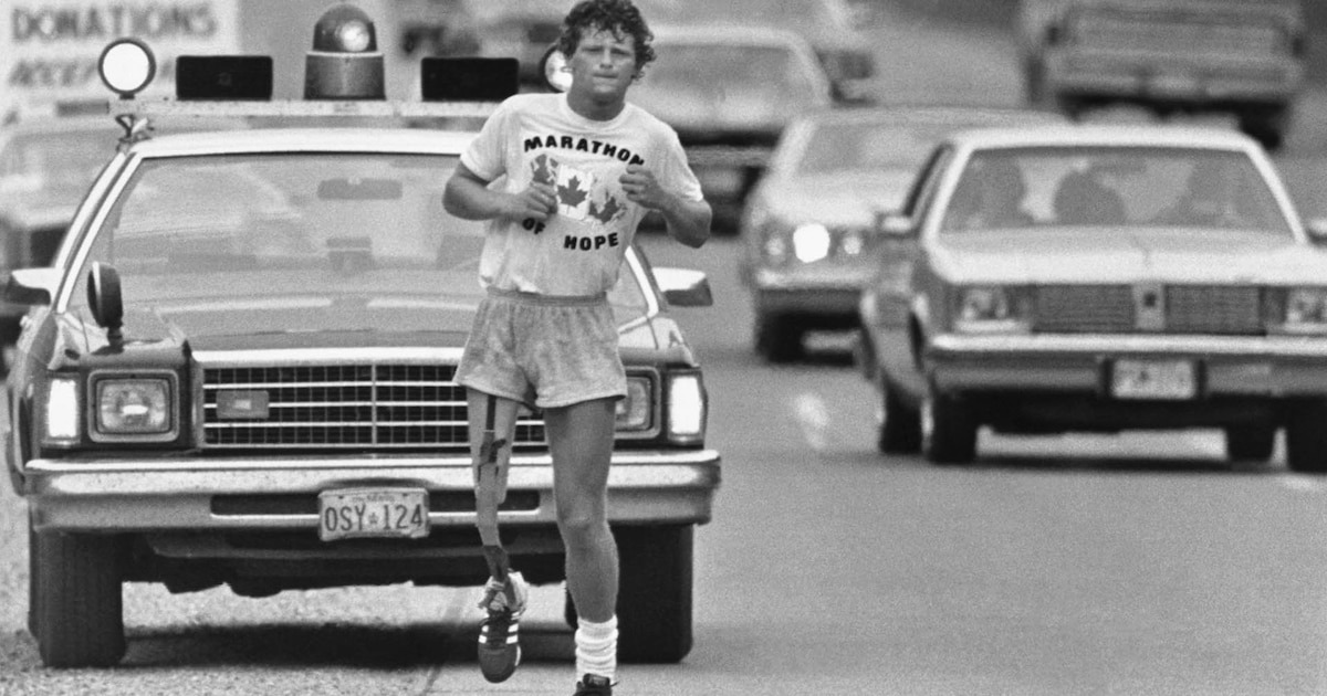 La hazaña de Terry Fox, el joven que corrió más de cinco mil kilómetros con una pierna ortopédica para concientizar sobre el cáncer