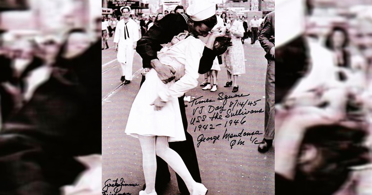 La enfermera y el marinero: la historia de uno de los besos más icónicos del siglo XX y de la fotografía que lo volvió un símbolo