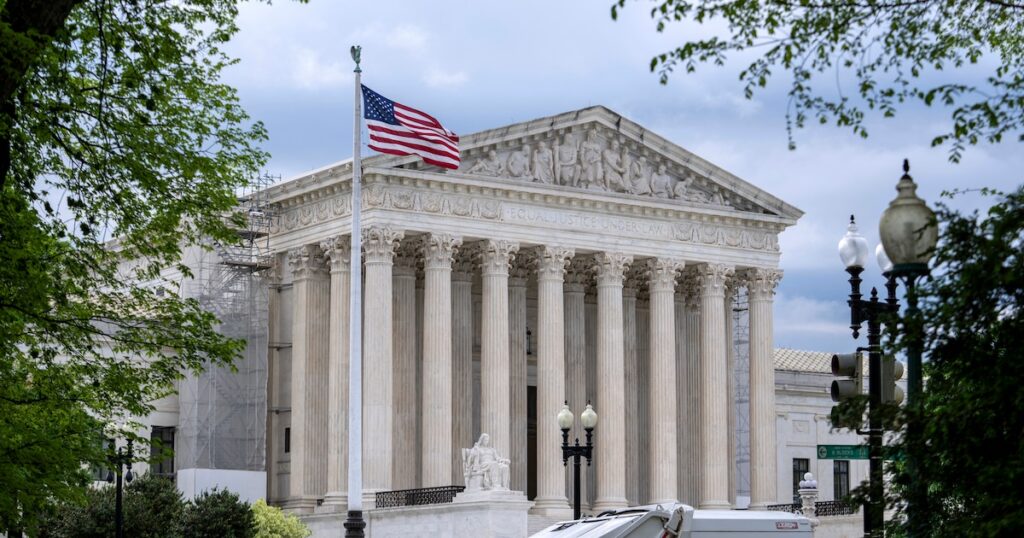 Corte Suprema limita protección para hijos de migrantes nacidos en EEUU tras nuevo fallo