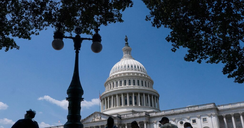 El Senado de EEUU comenzó el debate sobre el plan fiscal propuesto por Donald Trump tras una votación ajustada