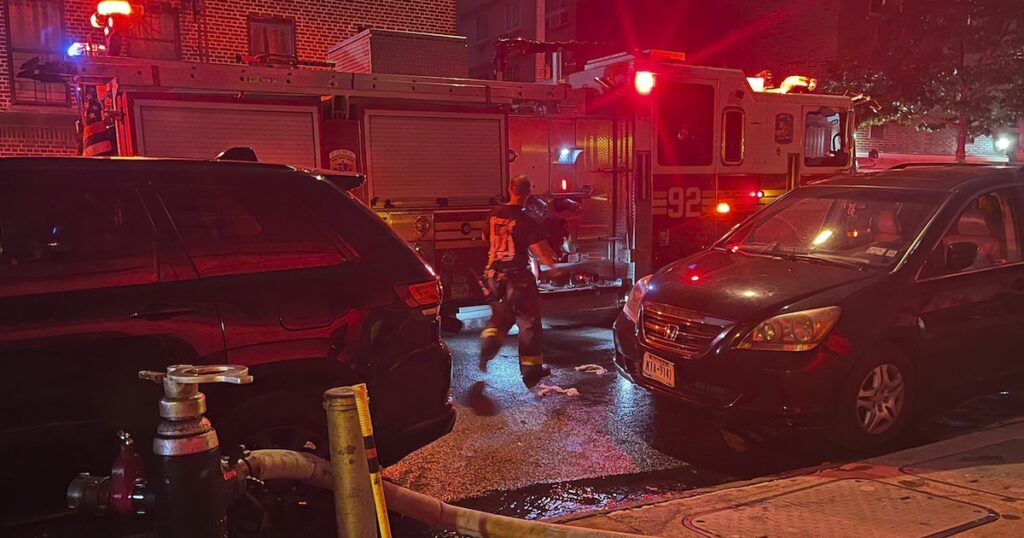 Veterano de 85 años murió y nueve personas resultaron heridas tras incendio en un edificio de Nueva York