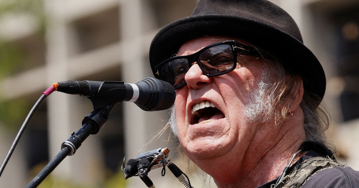 Neil Young va de la calma a la tormenta en un nuevo disco que refleja las tensiones de nuestro tiempo