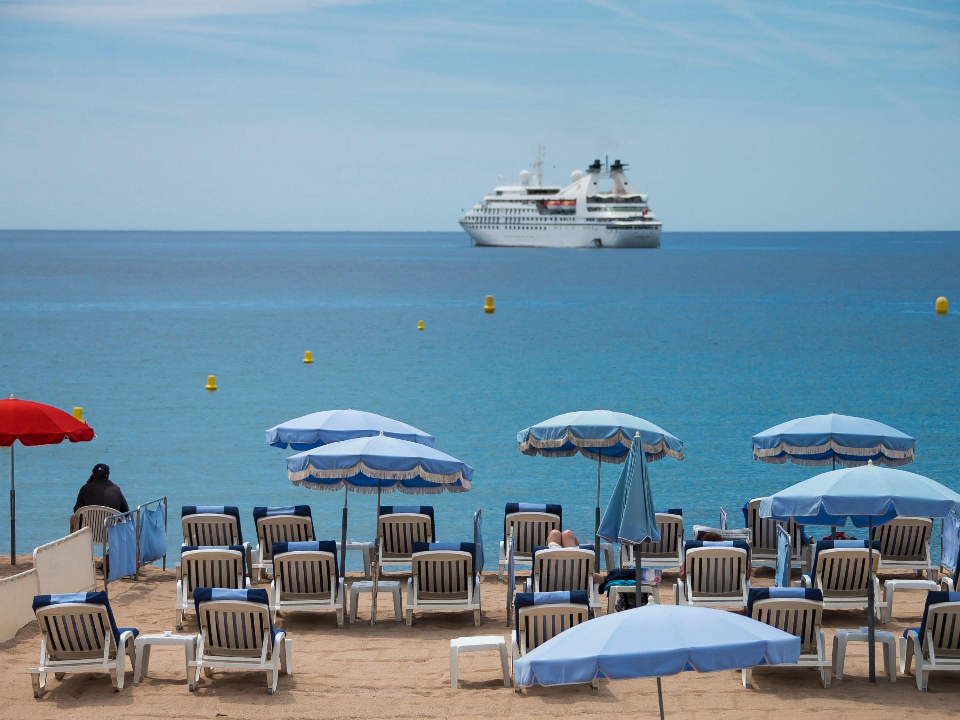 Cannes se convierte en el último destino famoso en tomar medidas enérgicas contra el turismo de masas