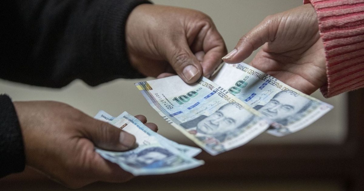 Aumentan salario de trabajadores CAS para equipararlo al máximo
