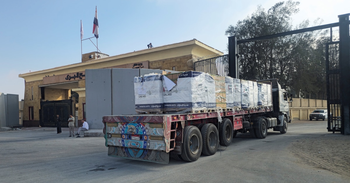 Convoy de 135 camiones humanitarios ingresa a Gaza en plena crisis