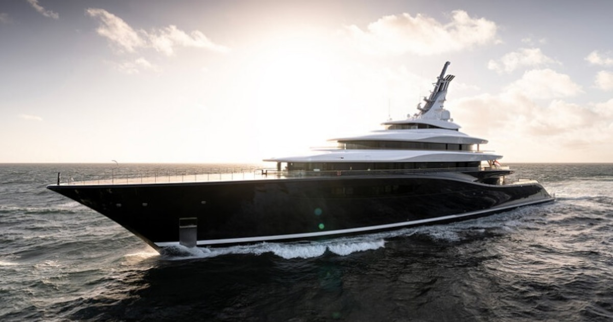 Bill Gates pone a la venta su lujoso superyate de 645 millones