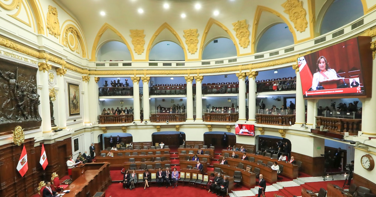 Dina Boluarte enfrenta apoyo limitado en Congreso y ministros agotados