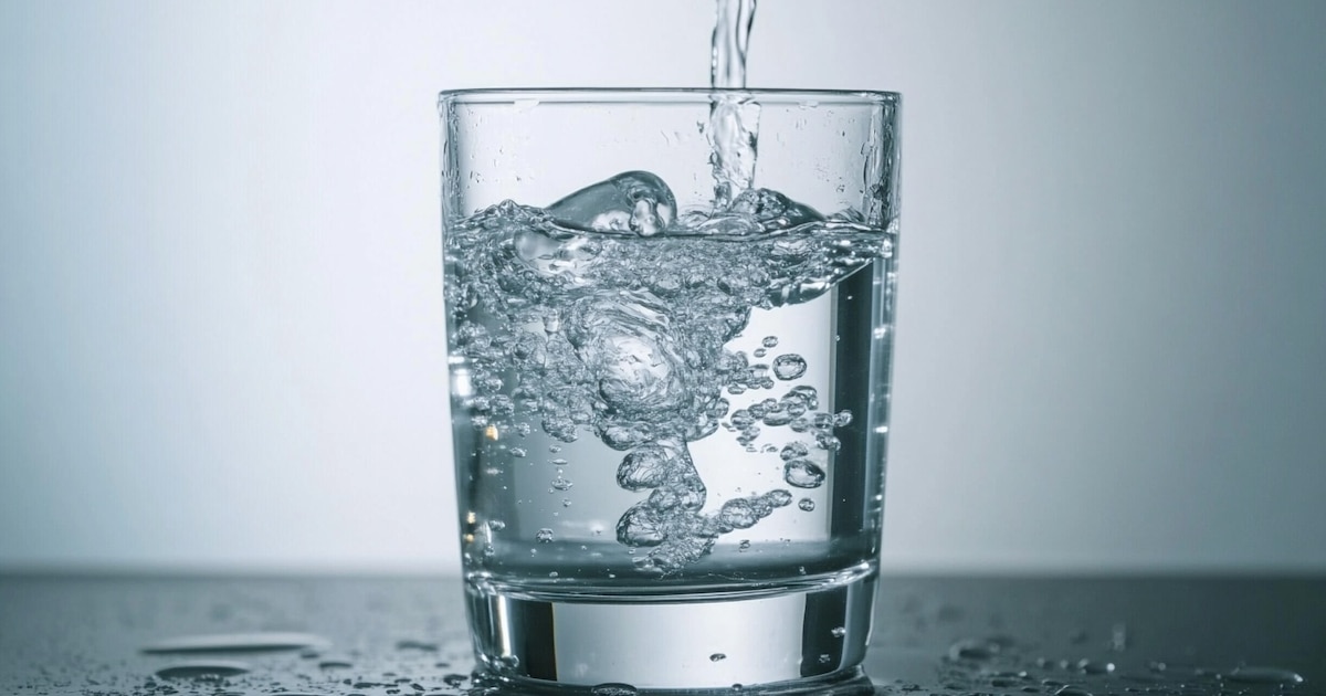 ¿Vasos de agua necesarios para revertir hígado graso?