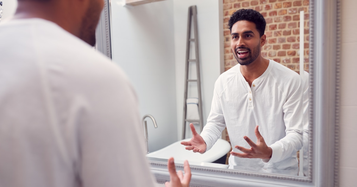 ¿Hablar en voz alta mejora la mente? La psicología revela los beneficios de conversar con uno mismo