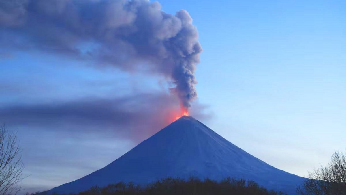 Terremoto en Rusia de magnitud 8.8 provoca erupción del volcán Kliuchevskoi en Kamchatka
