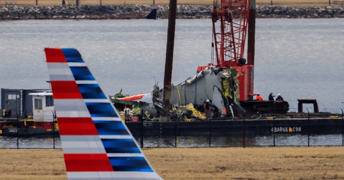 Revelan detalles de la última comunicación antes de la colisión mortal entre helicóptero militar y avión comercial en Washington