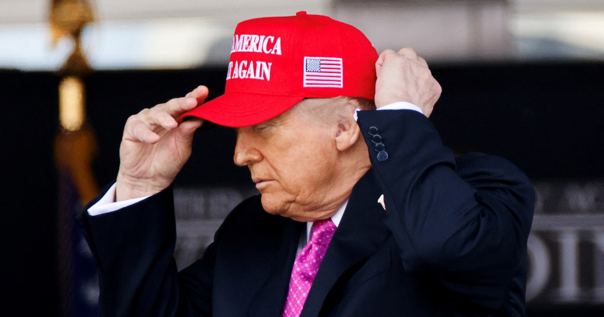 Trump celebra el supuesto renacimiento económico de EE.UU. gracias a sus aranceles y acusa a gobiernos extranjeros y políticos de responsables