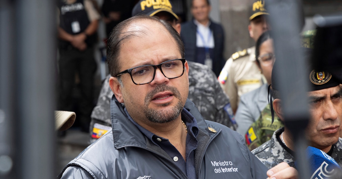 Ecuador impulsa reforma penitenciaria con incorporación de 10,000 funcionarios para retomar control y fortalecer seguridad