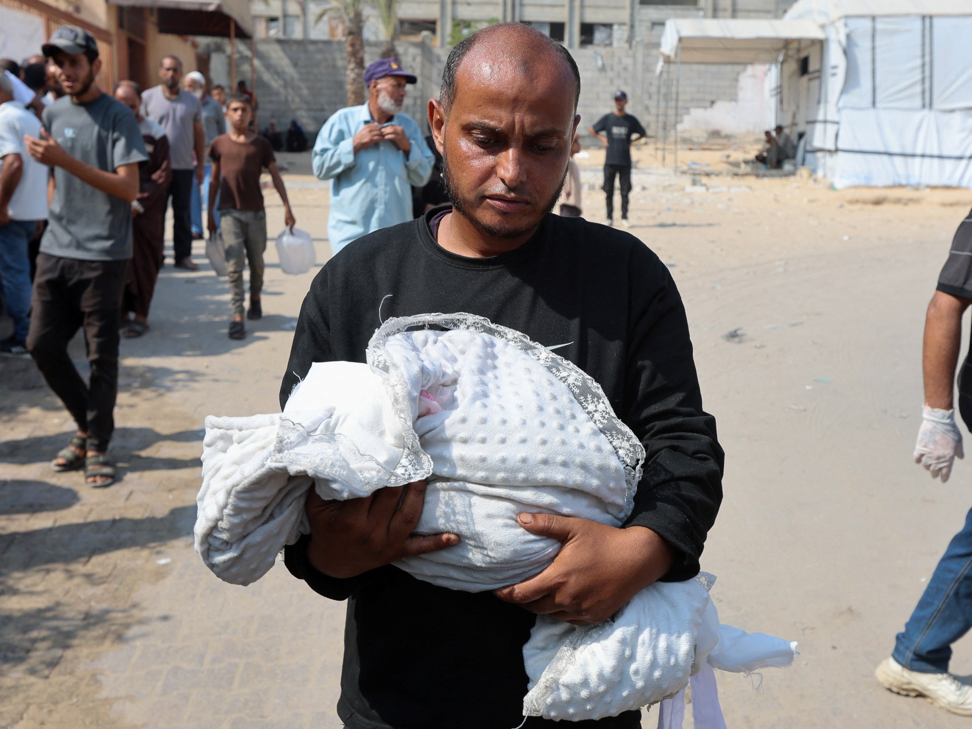 En vivo: Israel arresta a equipo Handala y cinco palestinos mueren de hambre en Gaza
