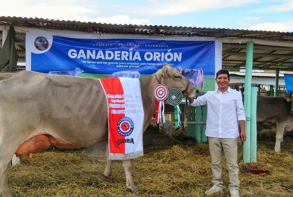 Ganadero destacado en Cajamarca recibe premio en FONGAL 2025