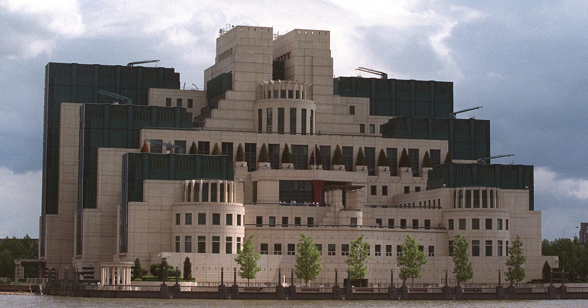 El MI6 en plena expansión: desafíos y auge en la era digital tras décadas de incertidumbre