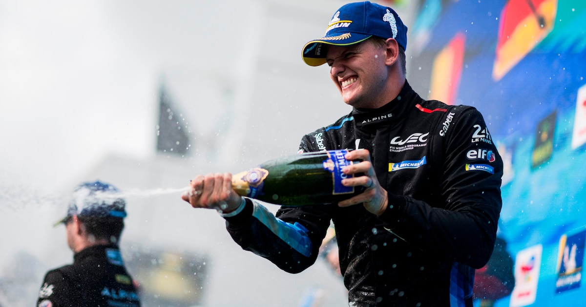 Mick Schumacher conquista a los fans en Interlagos con su parecido a su padre y sueña con volver a la Fórmula 1