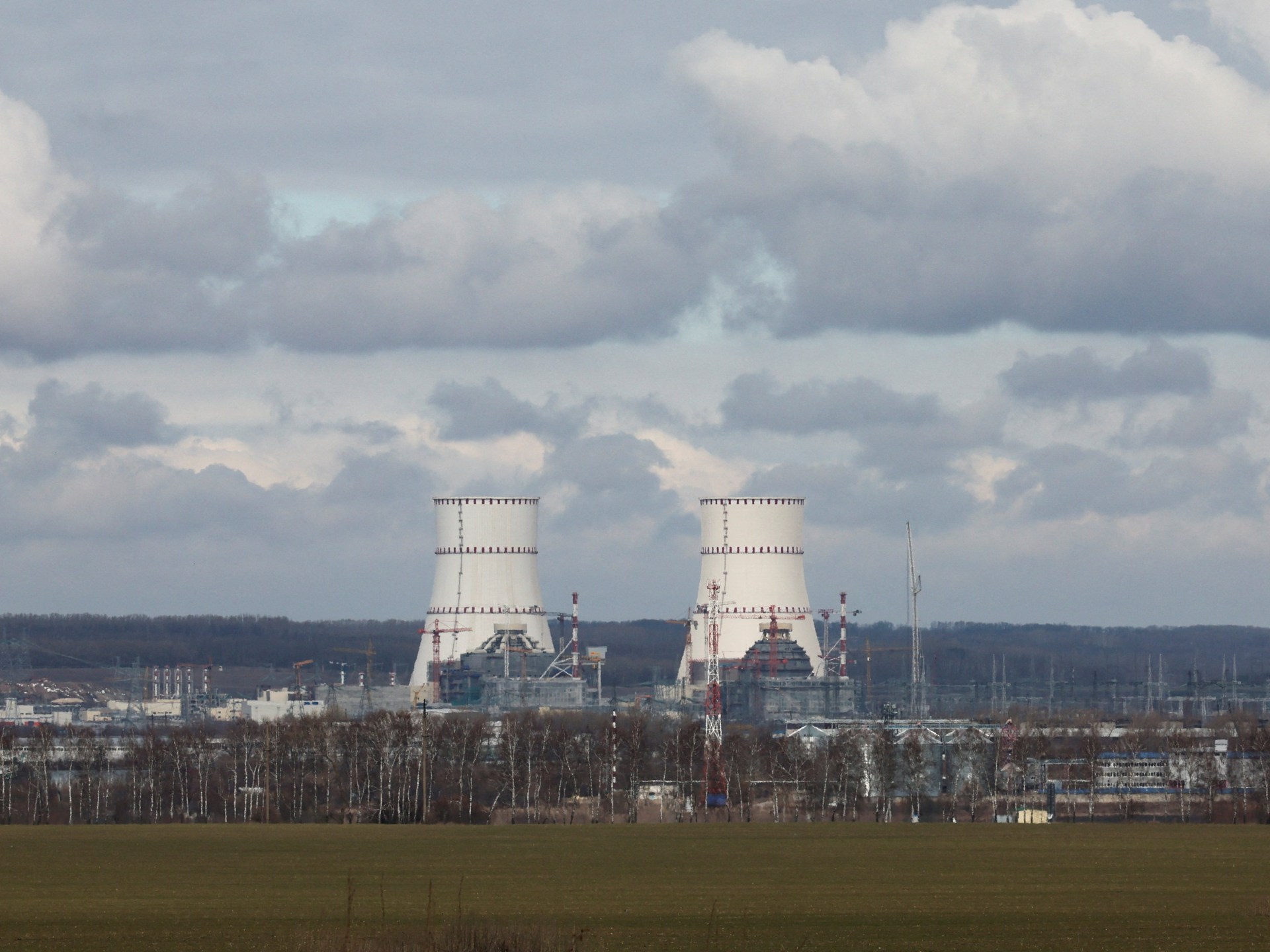 Tensiones nucleares aumentan: Rusia denuncia ataque ucraniano en planta de Kursk sin riesgo de radiación, mientras Ucrania celebra su independencia