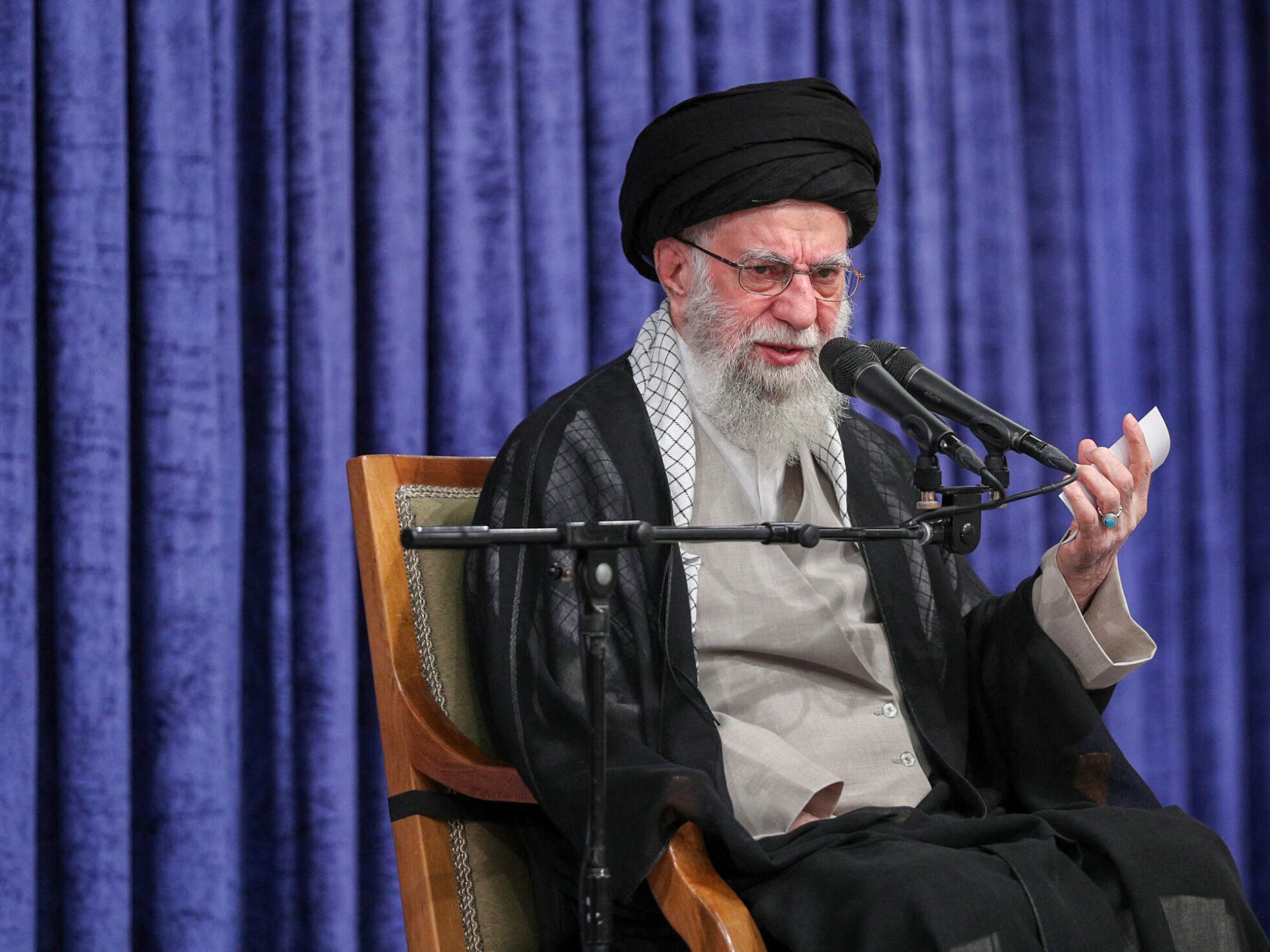 Khamenei advierte que EE. UU. busca doblegar Irán; rechazan presiones y reactivan negociaciones nucleares con Europa