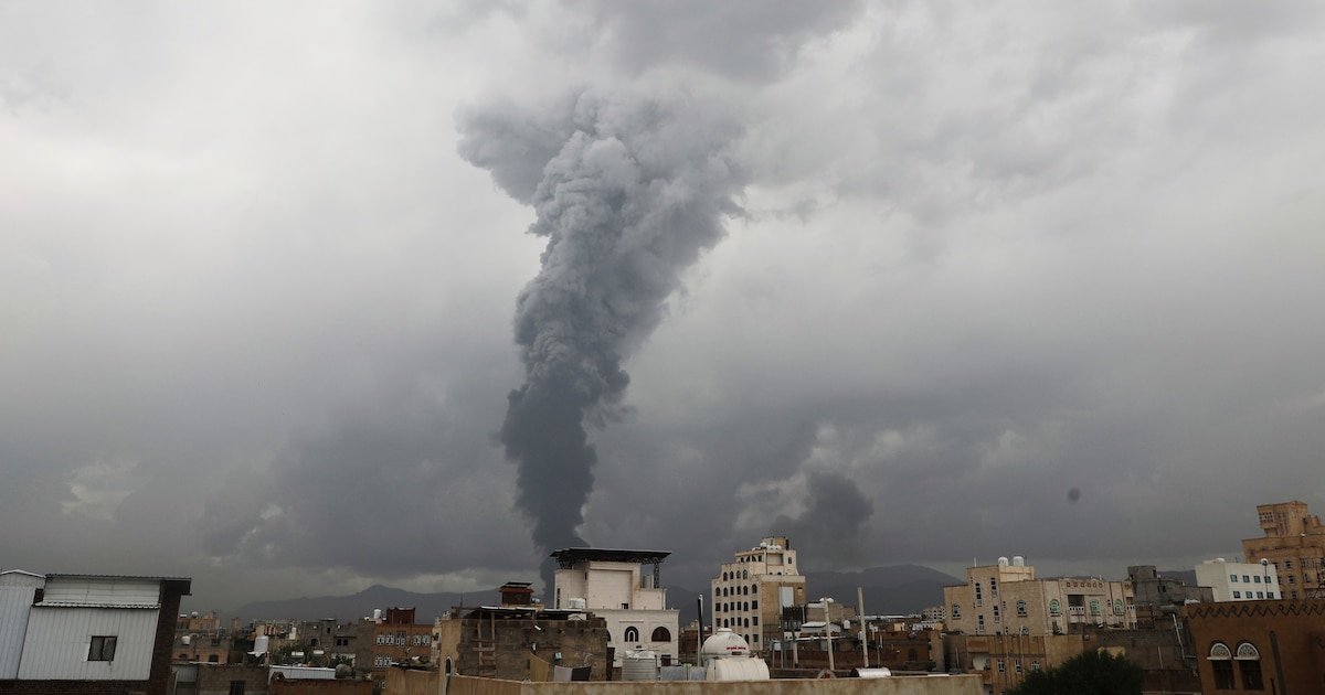 Israel destruye palacio presidencial hutí en Yemen y advierte: «Atacamos a quien nos ataca