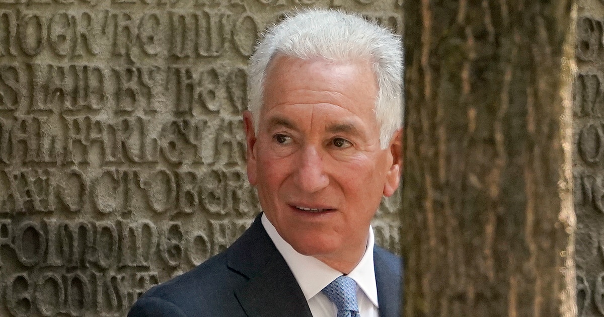 Embajador de EE.UU. en Francia denuncia falta de acción contra el antisemitismo y se une a críticas de Netanyahu contra Macron