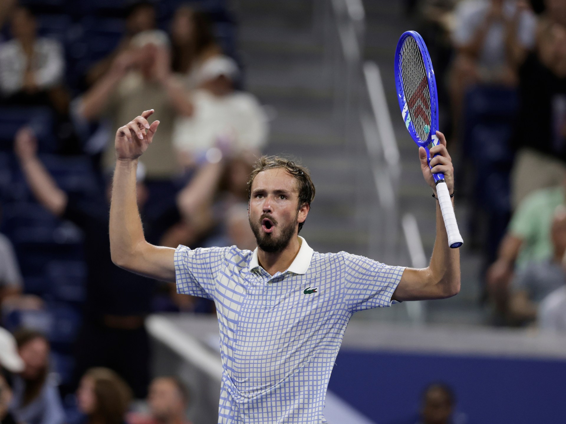 Caos en el US Open: Medvedev sufre meltdown tras interferencia en partido decisivo contra Bonzi