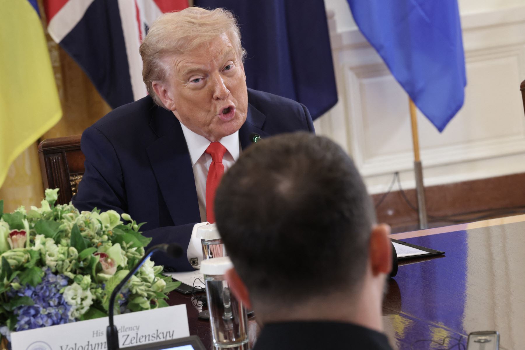 Trump niega ser dictador y defiende despliegue de tropas en EE. UU. tras críticas y amenazas en Chicago